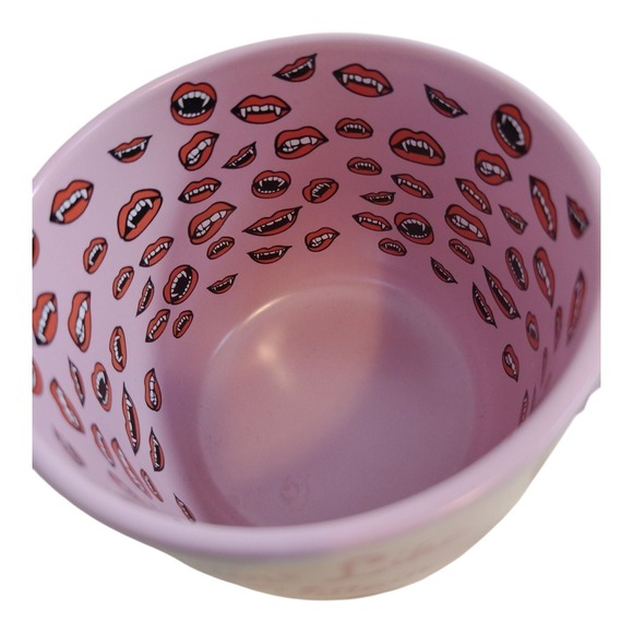 Chillin Like A Villain Mug Vampire Lips Coffee Cup Pink Horror Halloween - Picture 2 of 2